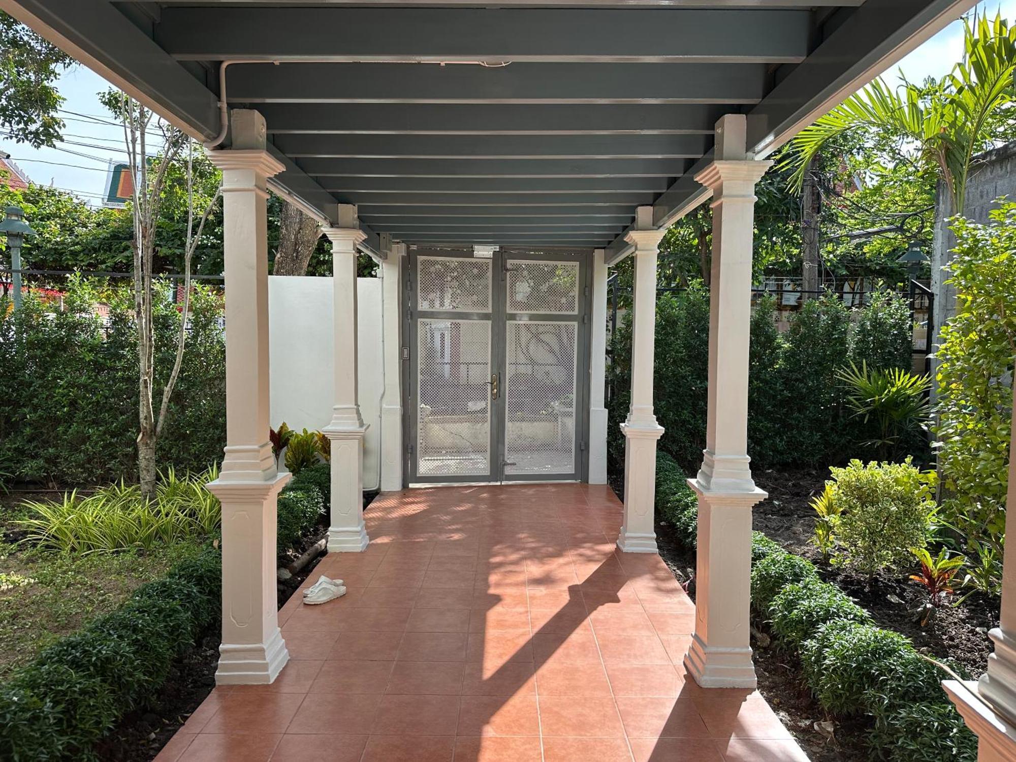 Baan Debtida Hotel Bangkok Exterior photo